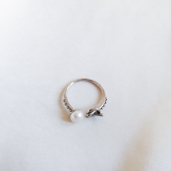 🆕 vintage look pearl ring - Picture 2 of 4